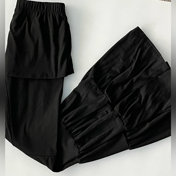 BLACK BELL BOTTOMS—EXTRA SMALL AND NEVER WORN—STRECH PANTS CUTE - Picture 10 of 14